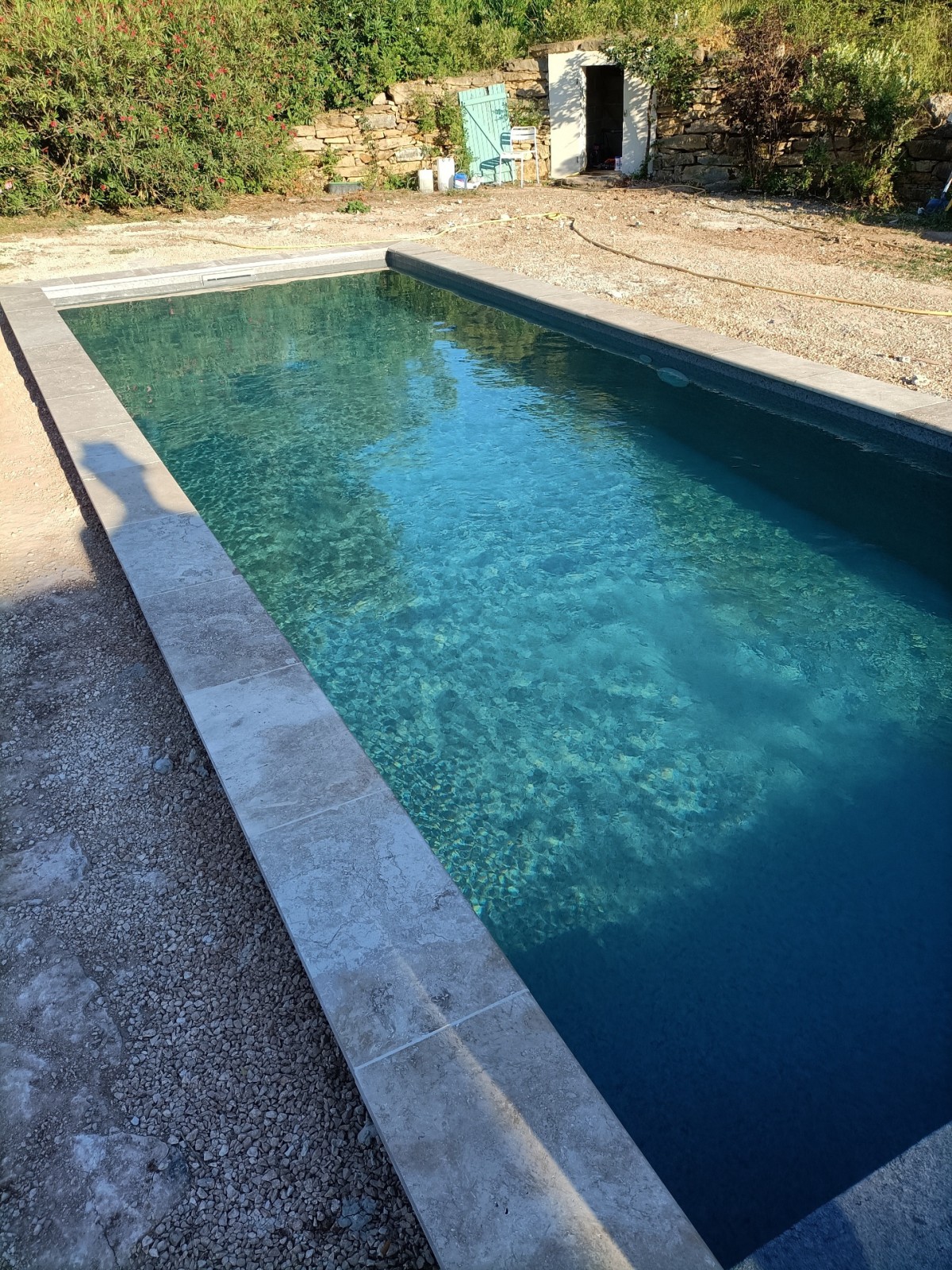 Faire construire une piscine couloir de nage à Cassis près de la Ciotat