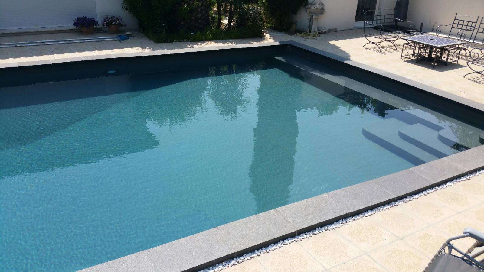 Rénovation d'une piscine en panneau acier galvanisé à Sanary