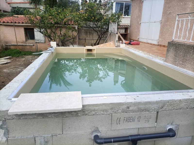 Construction de piscines hors sol et à débordement à la Ciotat 13600