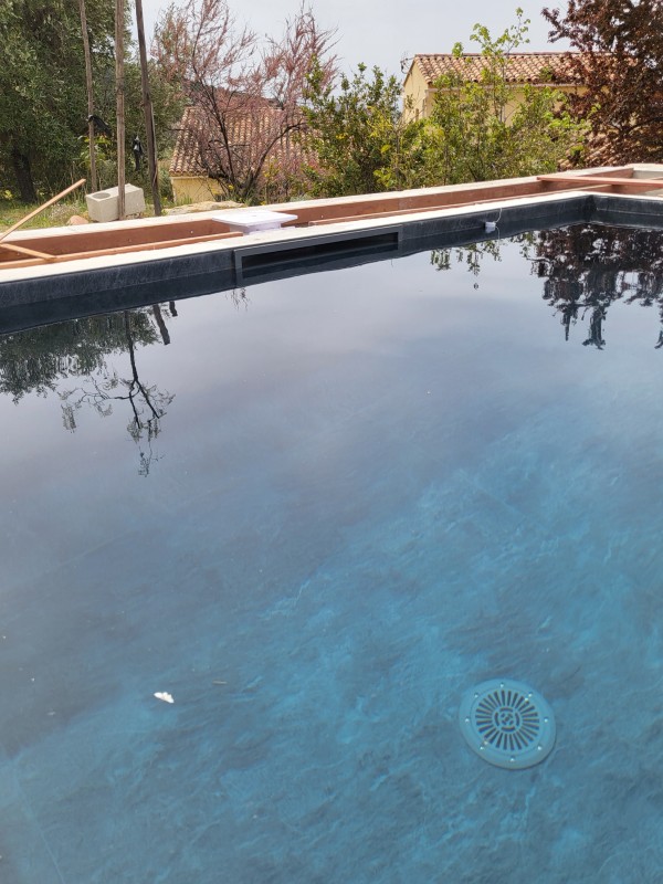 Faire construire une piscine couloir de nage à Cassis près de la Ciotat