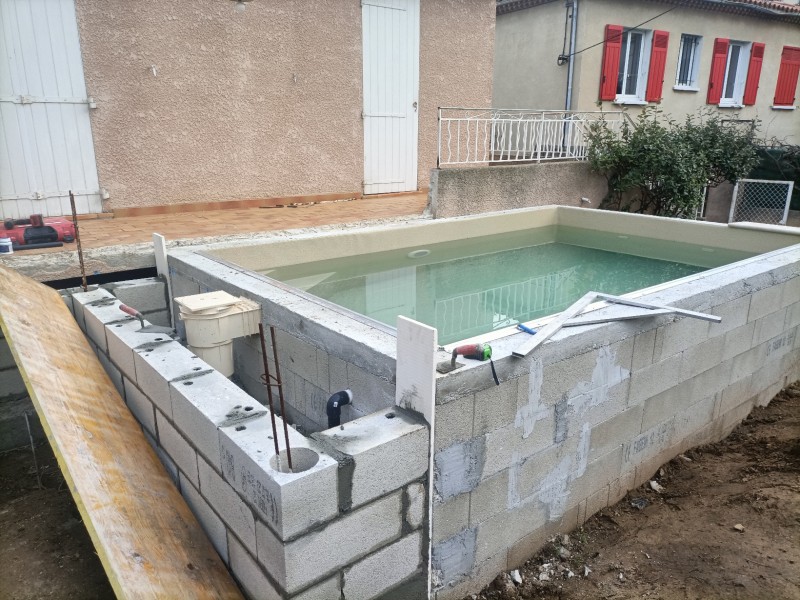 Construction de piscines hors sol et à débordement à la Ciotat 13600