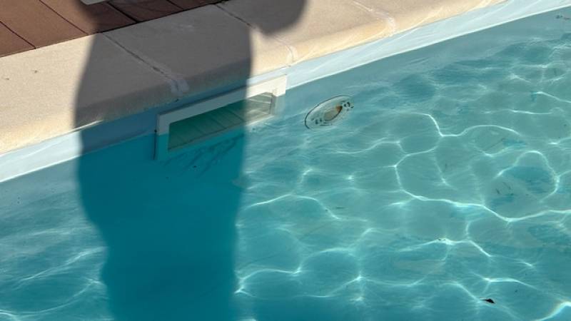 Rénovation remplacement du revêtement d'une piscine en pvc armé à Signes